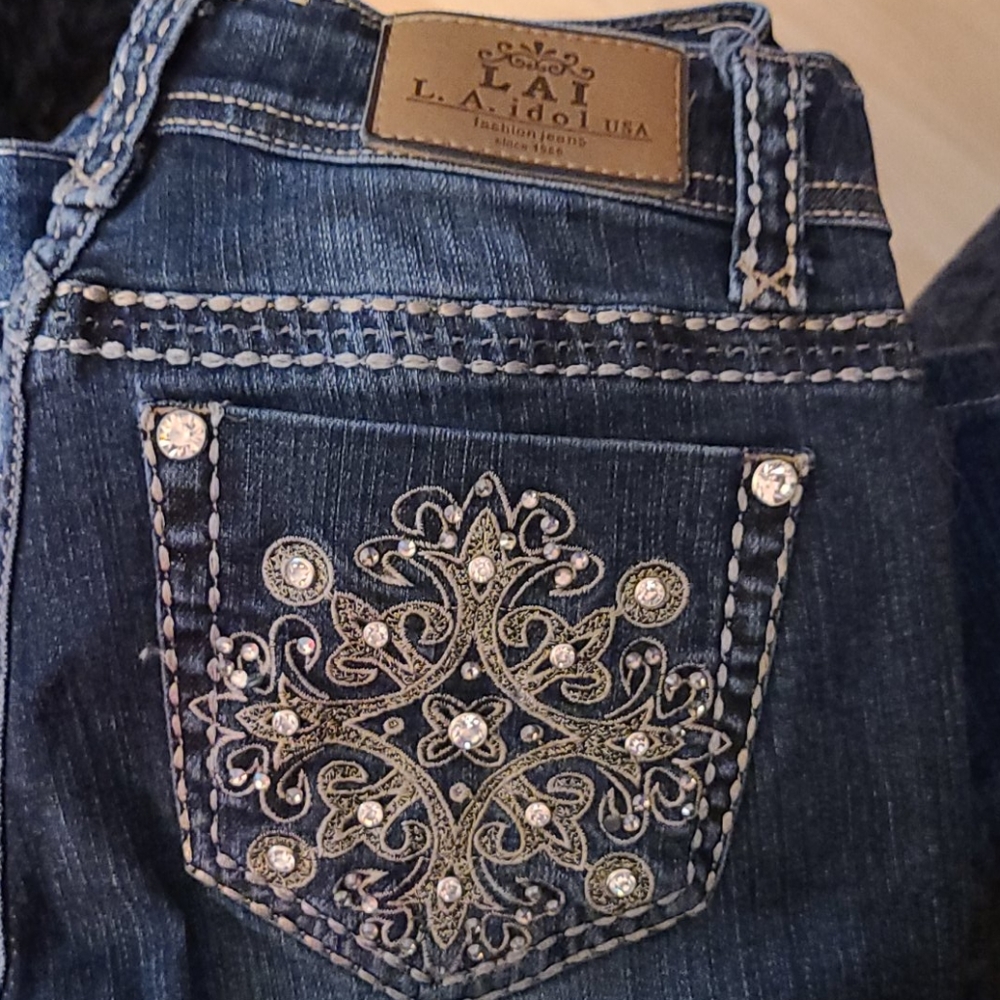 L.A. idol usa skinny jeans